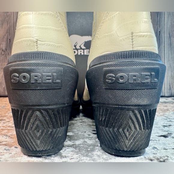 SOREL Ona Ave Wedge Boot in Chalk. Size 9 - Picture 9 of 13